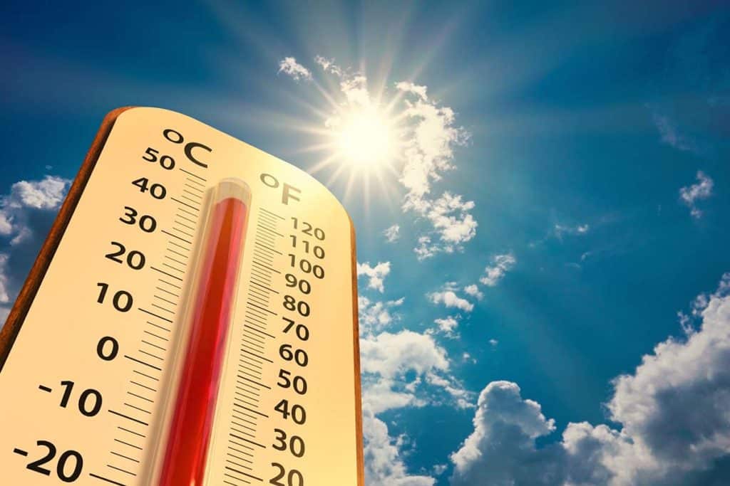 Thermometre showing high temperatures