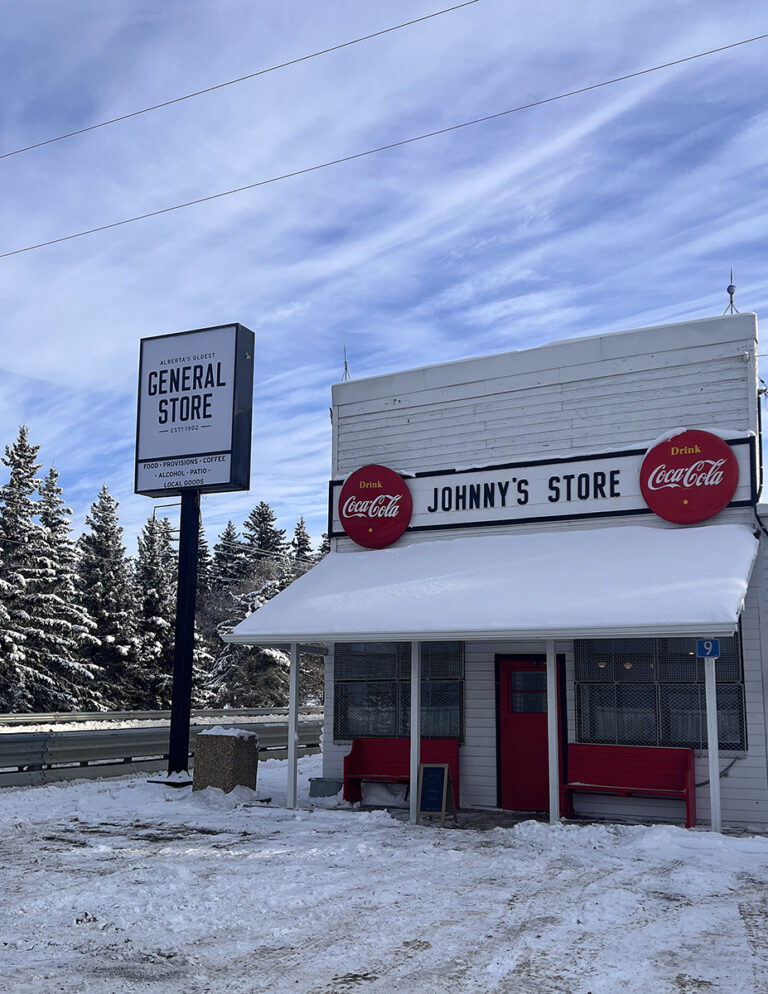 johnnysstore front